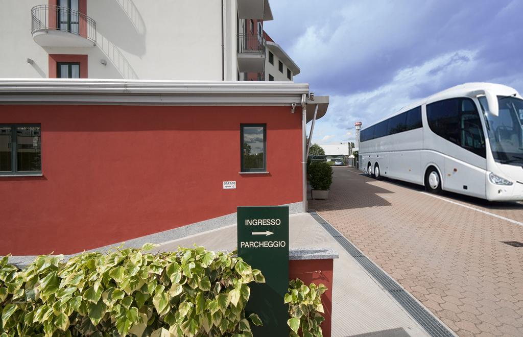 Hotel Brindor Poirino المظهر الخارجي الصورة