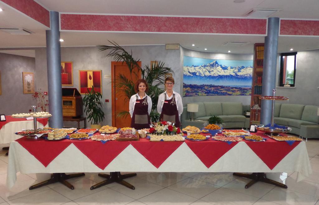 Hotel Brindor Poirino المظهر الخارجي الصورة