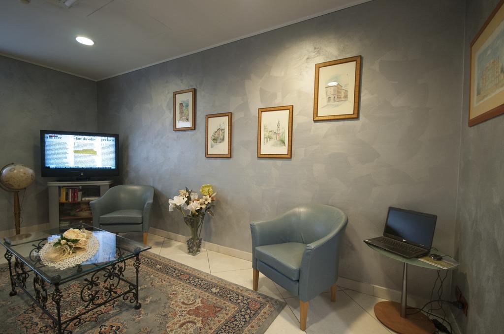 Hotel Brindor Poirino المظهر الخارجي الصورة