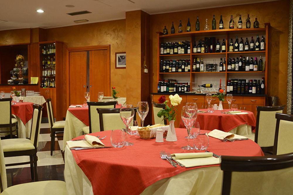 Hotel Brindor Poirino المظهر الخارجي الصورة
