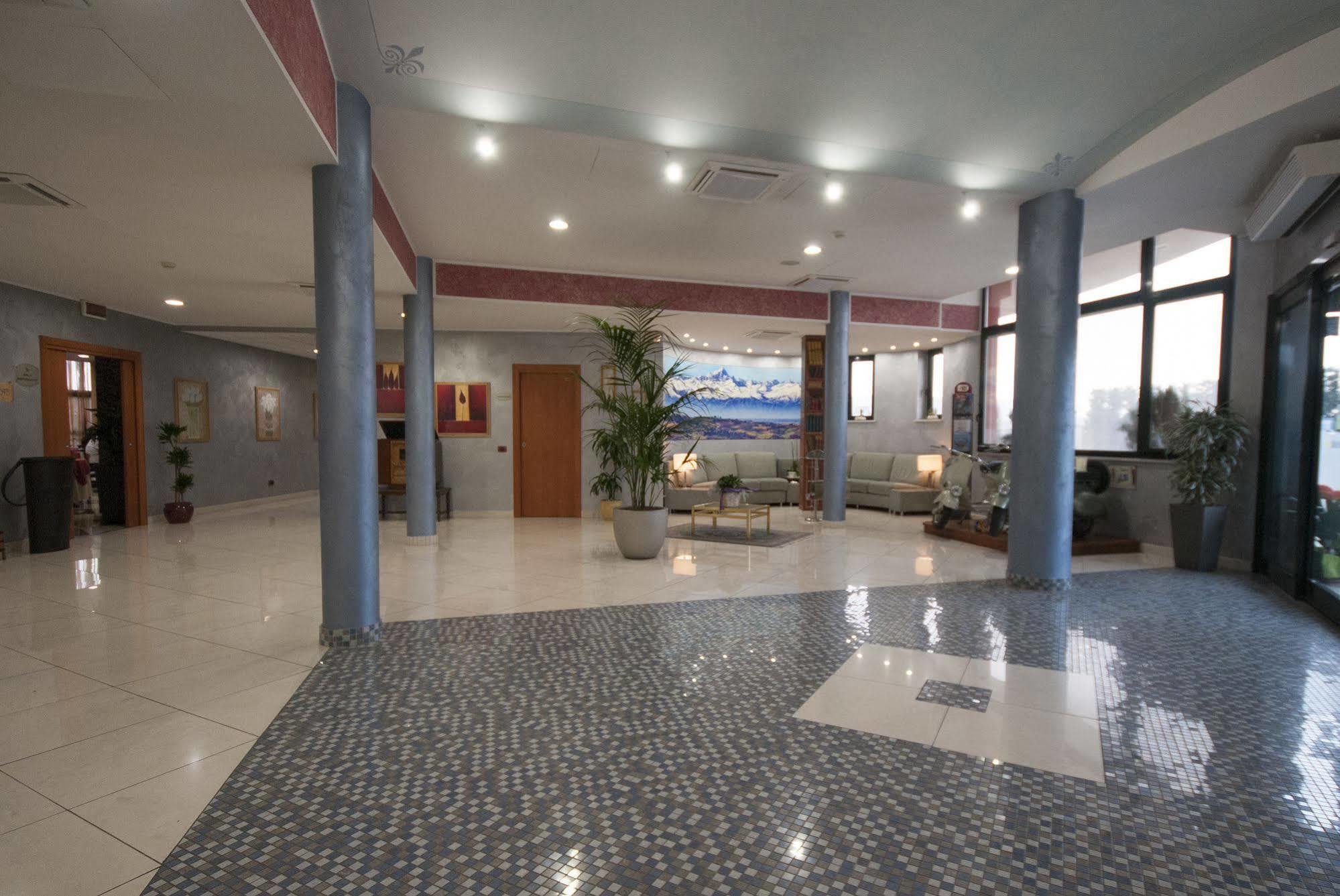 Hotel Brindor Poirino المظهر الخارجي الصورة