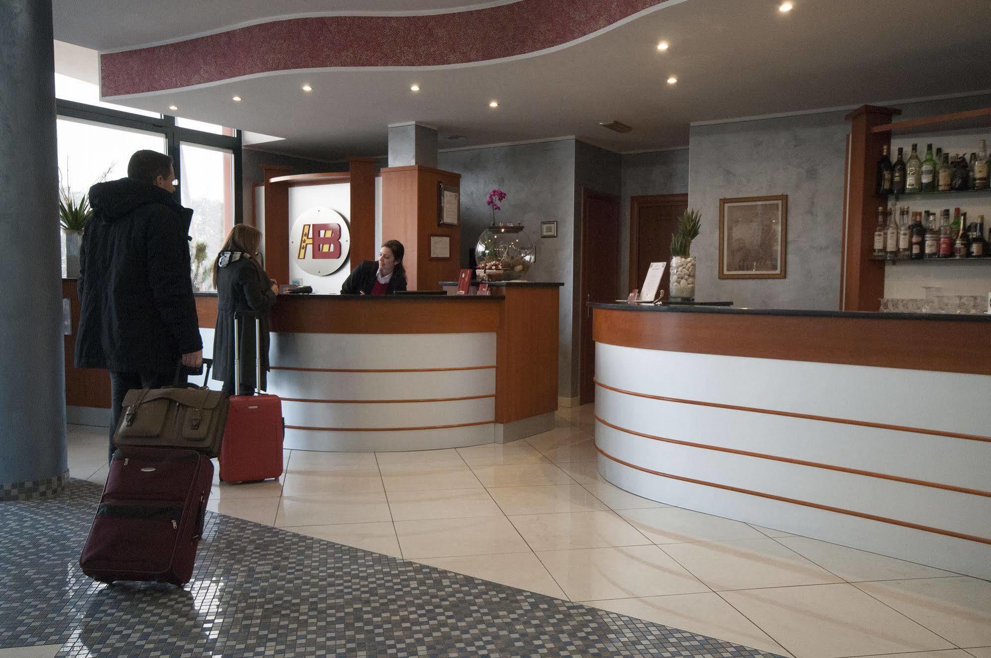 Hotel Brindor Poirino المظهر الخارجي الصورة